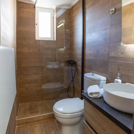 Apartment Era Of Elegance: 1928 Classic Dwelling