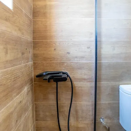 Era Of Elegance: 1928 Classic Dwelling Trablus