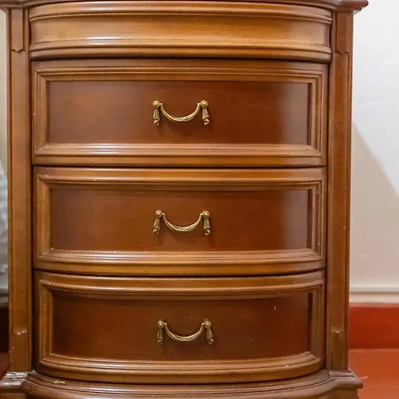 Era Of Elegance: 1928 Classic Dwelling Daire *