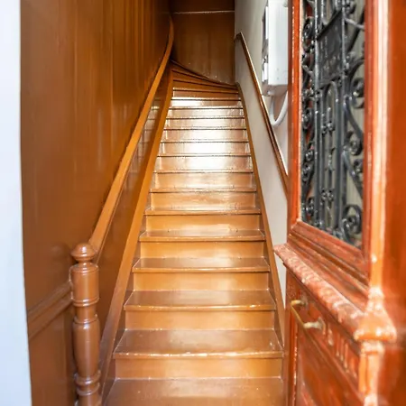 Era Of Elegance: 1928 Classic Dwelling *