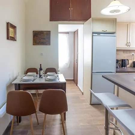 Era Of Elegance: 1928 Classic Dwelling