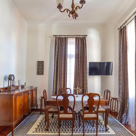 Era Of Elegance: 1928 Classic Dwelling Trablus