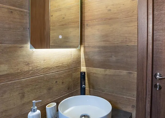 Era Of Elegance: 1928 Classic Dwelling Lägenhet Tripoli