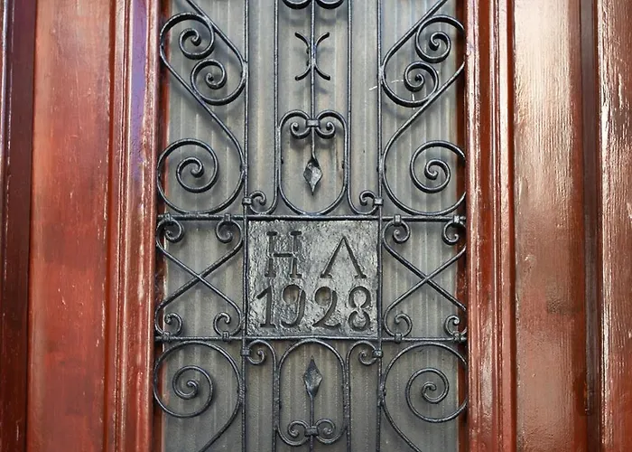 Era Of Elegance: 1928 Classic Dwelling Tripoli