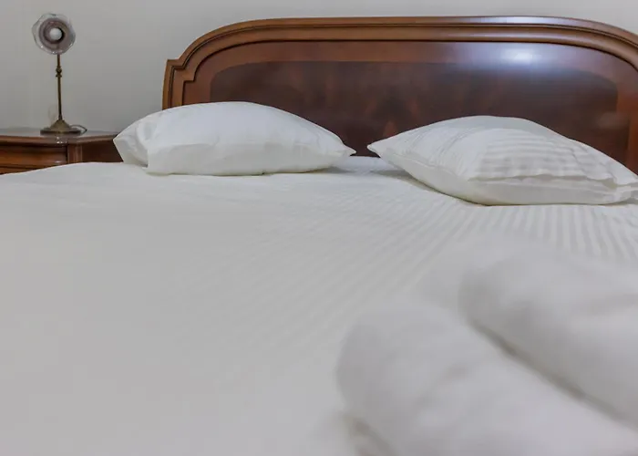 Era Of Elegance: 1928 Classic Dwelling Lägenhet