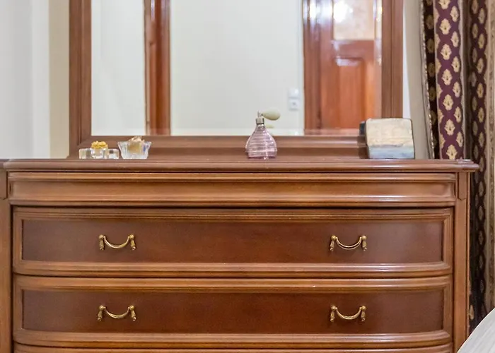 Era Of Elegance: 1928 Classic Dwelling * トリポリス