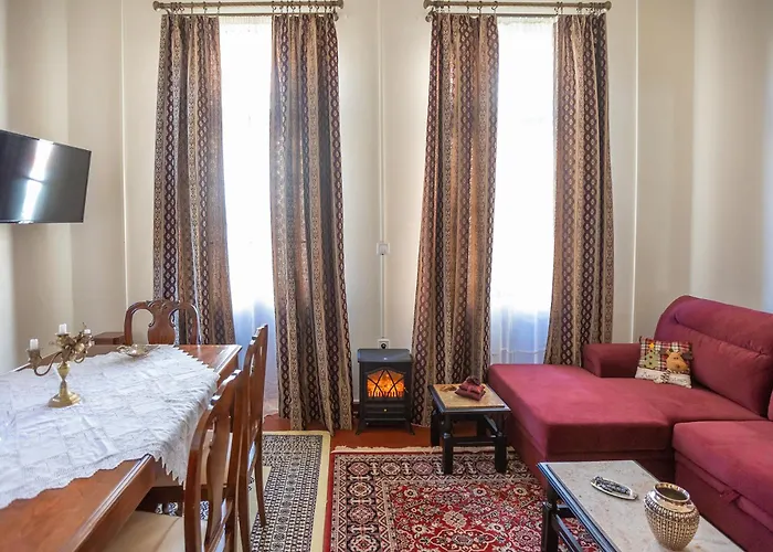 Era Of Elegance: 1928 Classic Dwelling Appartamento *