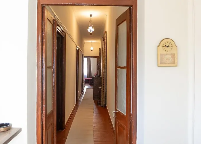 Era Of Elegance: 1928 Classic Dwelling アパート *