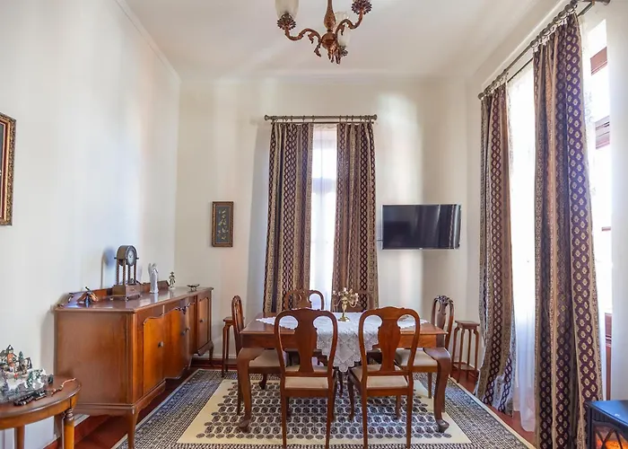Era Of Elegance: 1928 Classic Dwelling Tripoli